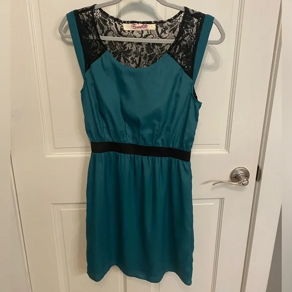 Francesca's Collections | Dresses | Emmelee Emerald Green Dress W Black Lace From Francescas Size Small | Poshmark Francesca's Collections | Dresses | Emmelee Emerald Green Dress W Black Lace From Francescas Size Small | Poshmark
